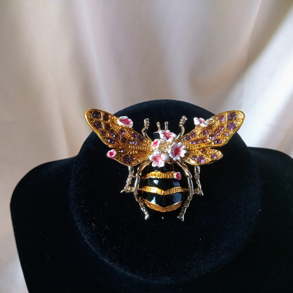Enamel bee Brooch